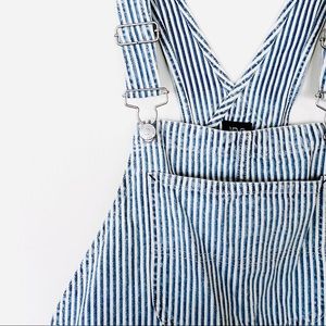 BDG Denim Overall Shorts NWT Medium